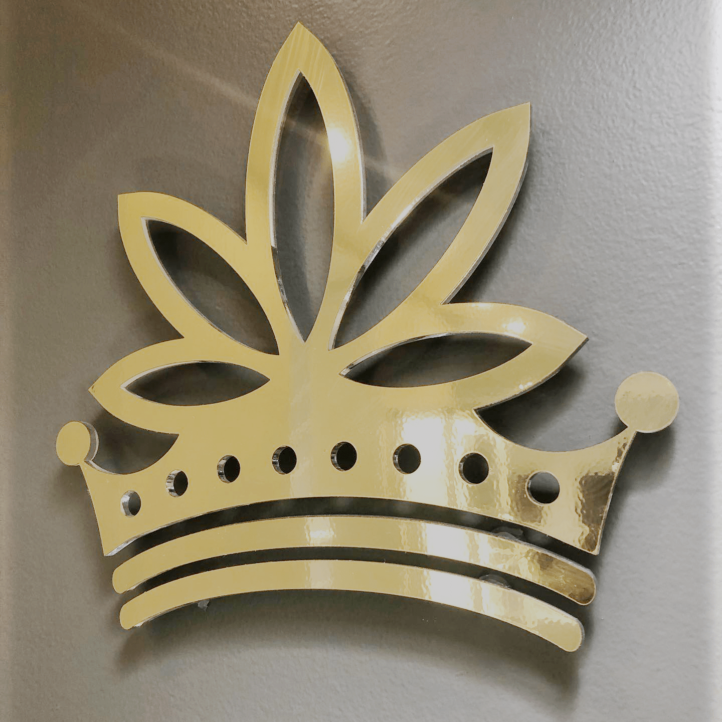 Queen George Cannabis Golden crown